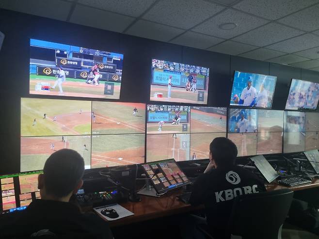 (서울=뉴스1) 서장원 기자 = 한국야구위원회(KBO)는 올해부터 더욱 정확하고 신속한 비디오판독을 위해 호크 아이(HAWK-EYE) 리플레이 시스템을 도입했다고 17일 밝혔다.(KBO 제공)