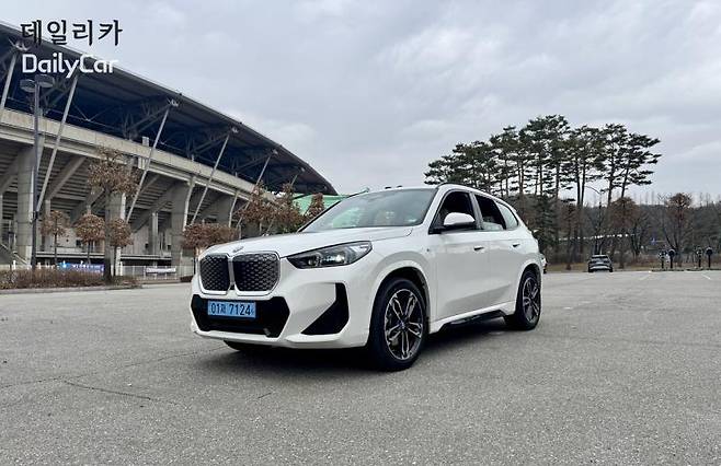 BMW iX1