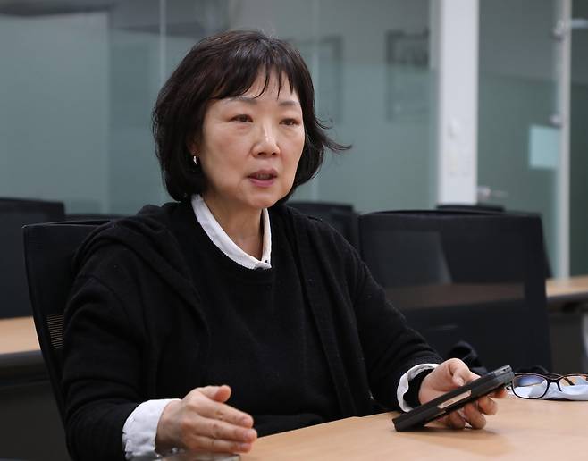 연합뉴스와 인터뷰 중인 권희정 미혼모아카이빙과권익옹호연구소장 [진성철 기자 촬영]