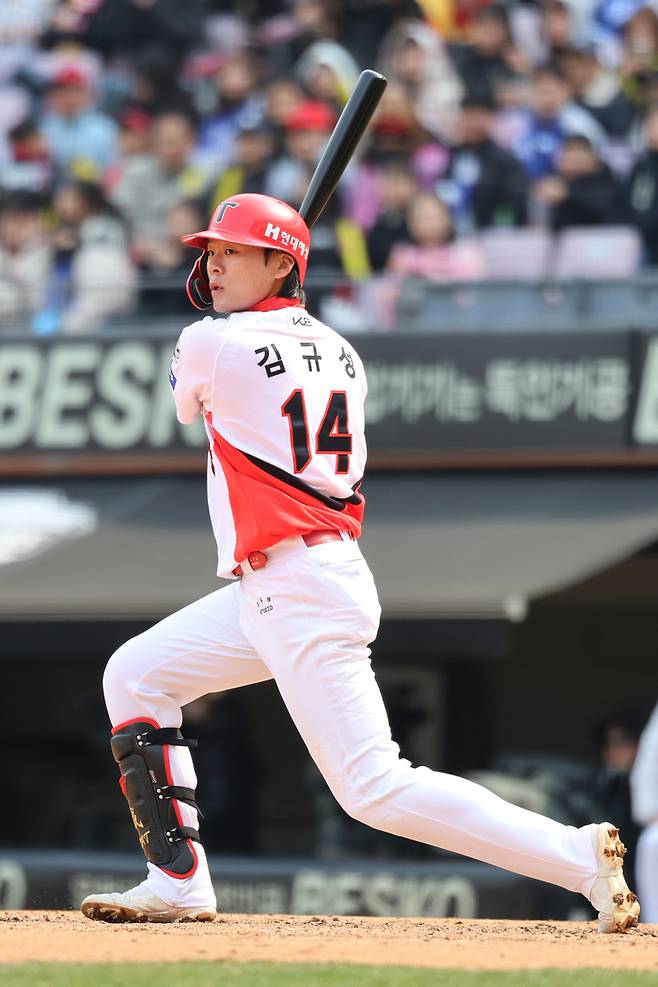 KIA 김규성이 16일 광주-기아 챔피언스 필드에서 열린 2025 KBO리그 시범경기 삼성전에서 안타를 터뜨리고 있다. 이날 4안타 경기를 치렀다. 사진 | KIA 타이거즈