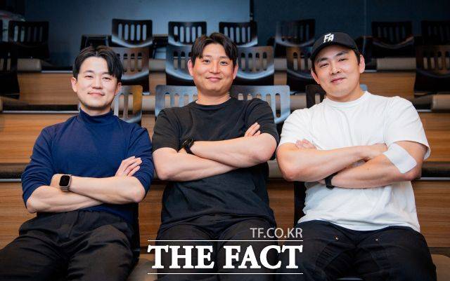 제작자들은 뜨거운 관심을 보내주고 있는 관객들에게 감사 인사를 전하며 "유치하고 촌스럽고 클리셰 덩어리라고 느껴질 수도 있지만 한 번쯤 극장에서 보시면 속 시원하고 재밌게 보고 나올 수 있을 것"이라고 많은 관심을 당부했다. /장윤석 기자