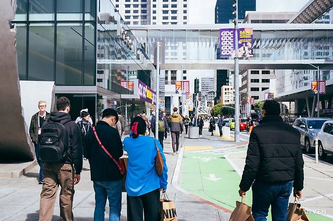 ▲ 월요일 아침부터 분주한 모스콘 센터