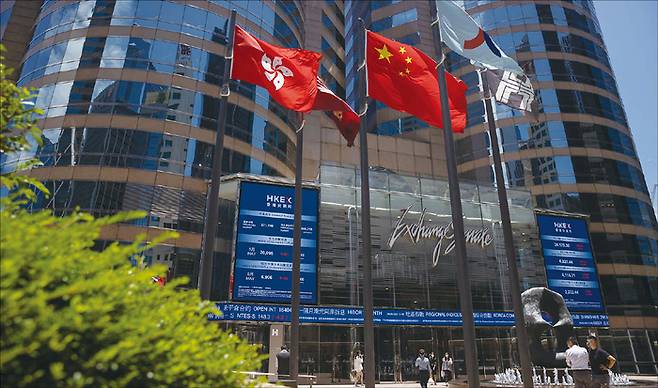 중국 증시가 기술주를 중심으로 상승세를 그리고 있다. 사진은 홍콩증권거래소. (EPA=연합뉴스)
