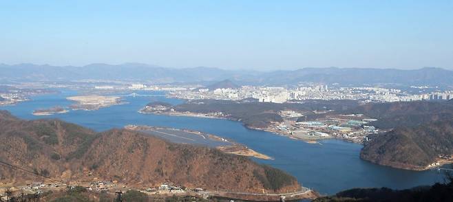 강원도 춘천 시내와 의암호 전경. [연합뉴스]