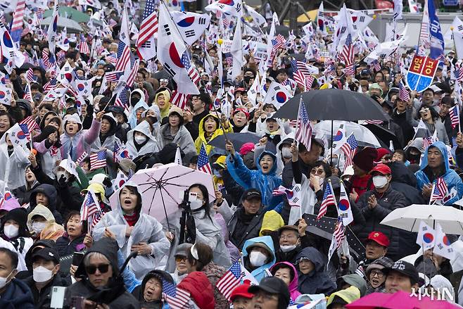 3월1일 서울 광화문에서 전광훈 목사를 주축으로 한 ‘대한민국바로세우기 국민운동본부’의 탄핵 반대 집회가 열렸다. ⓒ시사IN 이명익