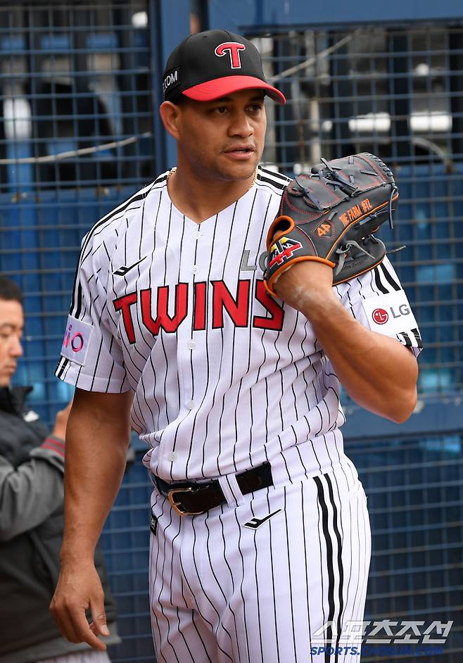 개막을 앞두고 최종 점검에 들어간 치리노스.