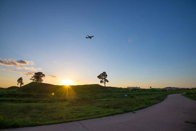 드라마 <낮과 밤이 다른 그녀>의 촬영장소인 충북 청주시 정북동 토성 모습. 청주시 제공.