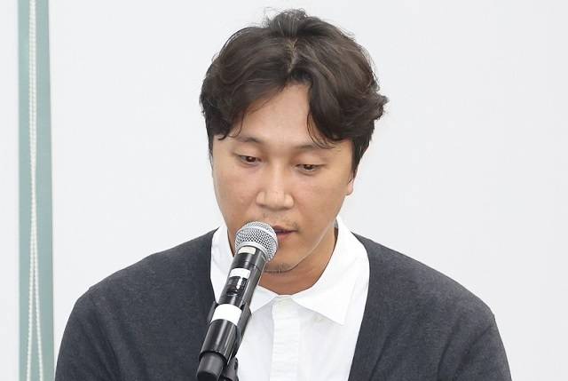 정신건강의학과 전문의 겸 방송인 양재웅 씨가 지난해 10월 23일 오후 서울 여의도 국회에서 열린 보건복지위원회의 복지부 등에 대한 종합 국정감사에 증인으로 출석해 질의에 답하고 있다. 뉴시스