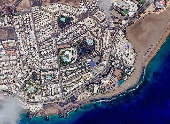 스페이스아이티가 촬영한 스페인 섬으로 위 사진은 기사 내용과 직접 관련 없음. [사진출처 = 연합뉴스]