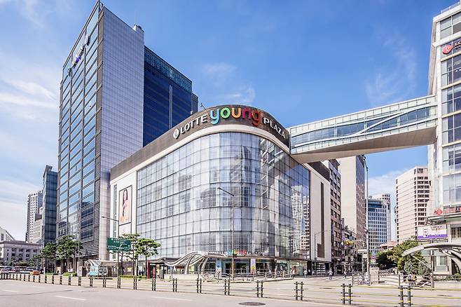 롯데백화점 본점 ‘영플라자’ 전경.[사진제공=롯데백화점]