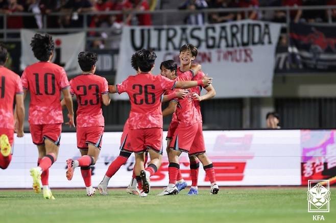 한국의 U-20 월드컵 본선 진출에 앞장선 신민하(사진 맨 오른쪽). 사진=대한축구협회