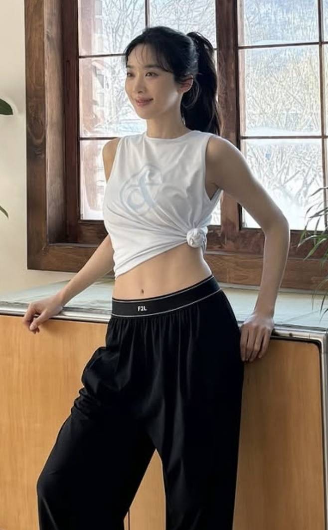 이청아. 매니지먼트숲.