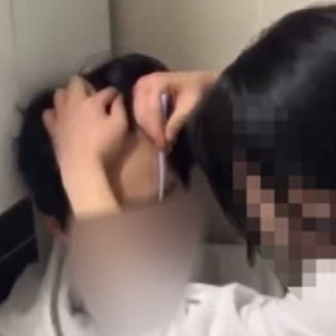 10대 가출 팸이 중학생을 감금, 폭행하며 이를 SNS(소셜미디어)로 생중계한 사건이 발생했다. /사진=JTBC '사건반장'