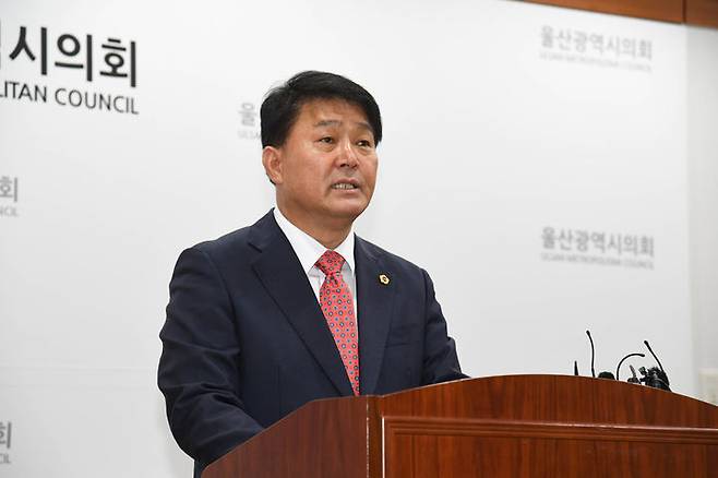 [울산=뉴시스] 박수지 기자 = 이성룡 울산시의회 의원. (사진=시의회 제공) photo@newsis.com *재판매 및 DB 금지