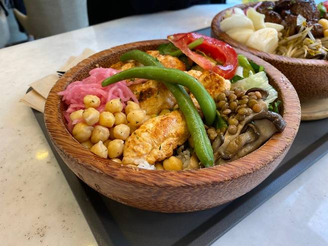 맛집] 학동역 맛집 알로하포케 (ALOHA POKE) 든든하고 건강한 샐러드 한끼 리뷰! : 네이버 블로그