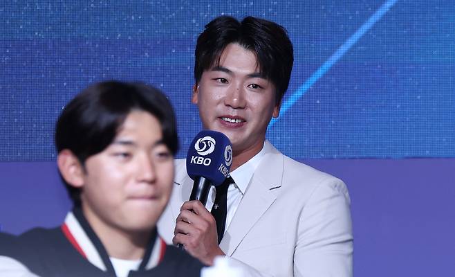 SSG 김광현이 20일 서울시 송파구 롯데호텔 월드에서 열린 2025 KBO 미디어데이에서 각오를 밝히고 있다. 연합뉴스