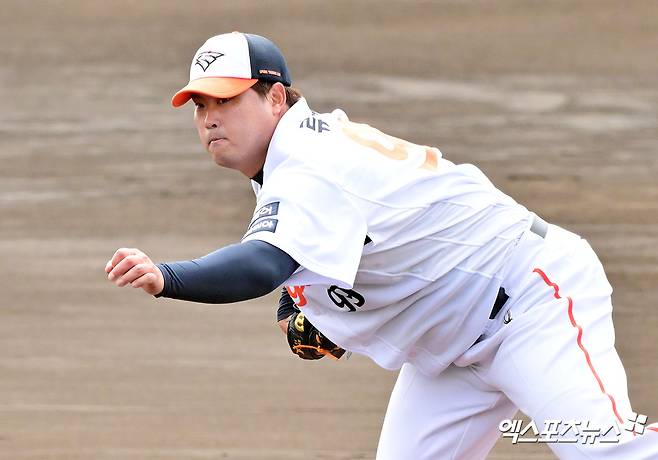 한화 투수 류현진은 개막전 선발 투수로 나서지 않는다. 폰세-와이스 외국인 원투펀치에 이어 3선발로 시즌을 준비한다. 엑스포츠뉴스 DB