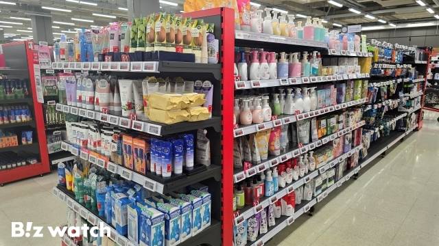 서울의 한 대형마트 생활용품 매대 /사진=김지우 기자 zuzu@