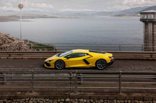 람보르기니 레부엘토. 오토모빌리 람보르기니 제공