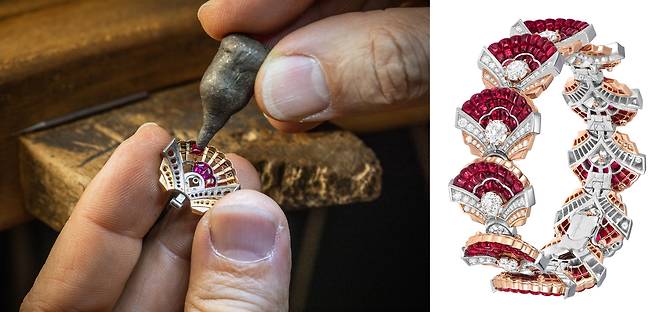 코키유 미스터리유즈 브레이슬릿의 미스터리 세팅 작업. 루비와 다이아몬드로 조개껍데기의 아름다움을 표현했다. 사진 반클리프 아펠