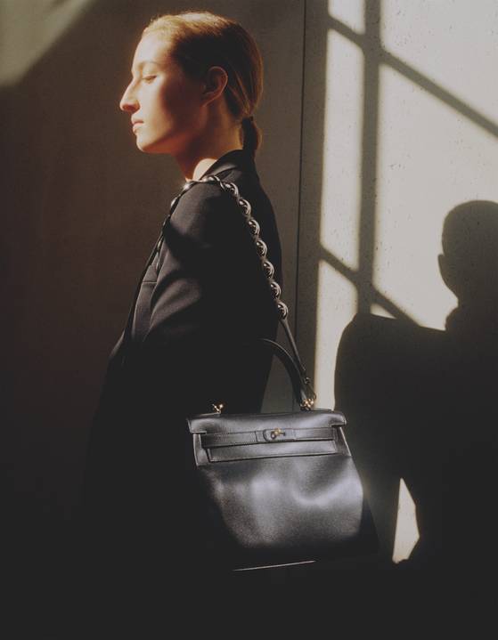 복스 카프스킨 소재의 켈리 백. ⓒJack Davison
