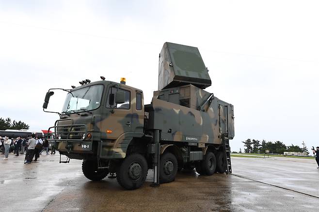 천궁 지대공미사일 체계에서 표적 탐지 등을 수행하는 다기능레이더. 세계일보 자료사진