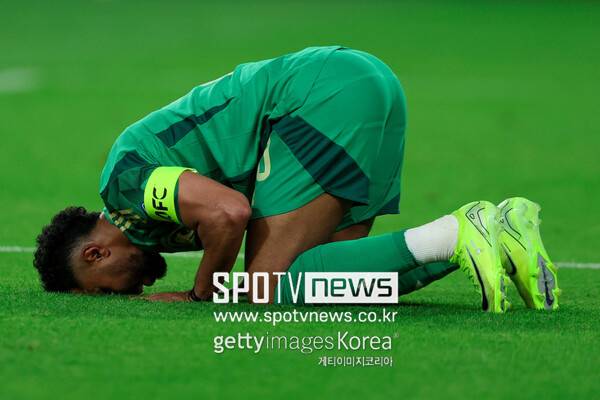 ▲ 사우디아라비아는 살렘 알 도우사리의 결승골로 중국을 1-0으로 이기고 C조 3위로 올라섰다. 2위 호주와는 승점 1점 차이다.