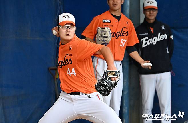 한화 투수 김서현은 20일 서울 송파구 잠실동 롯데호텔 월드에서 열린 2025 신한 SOL Bank KBO 미디어데이 & 팬페스트에 참석했다. 구속 욕심을 버리고 올해 더 좋은 투구를 보이리라 다짐했다. 엑스포츠뉴스 DB