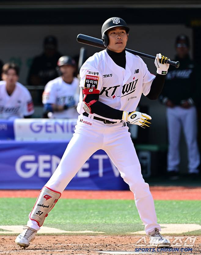 8일 수원KT위즈파크에서 열린 KBO리그 KT 위즈와 LG 트윈스의 시범경기. KT 장진혁이 타격을 하고 있다. 수원=박재만 기자 pjm@sportschosun.com/2025.03.08/