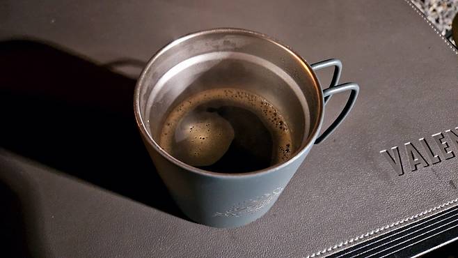 20250321_231927.jpg 캠핑 1일차) 저녁 소시지 구이에 한잔