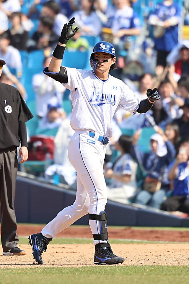 투런 홈런을 친 구자욱./삼성 라이온즈