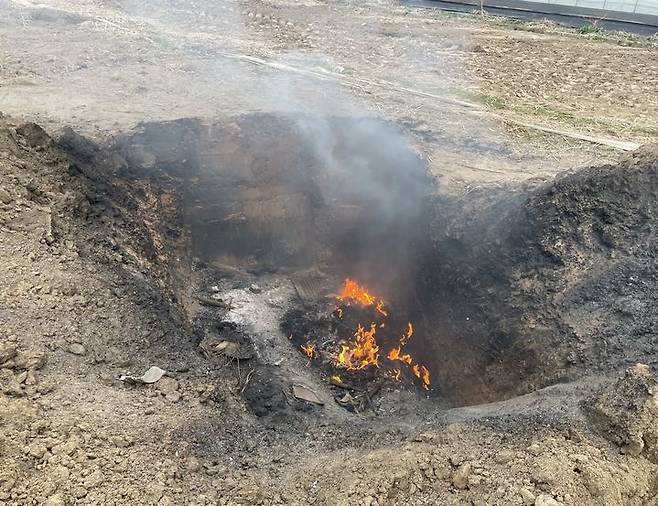 경기 양평군에서 적발된 불법 소각 현장.[한강유역환경청 제공]