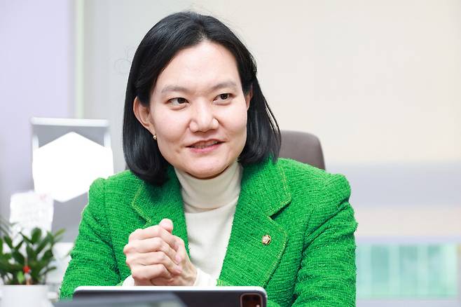 김남희 더불어민주당 의원이 20일 오후 국회 의원회관에서 시사저널과 인터뷰를 하고 있다. ⓒ시사저널 박은숙