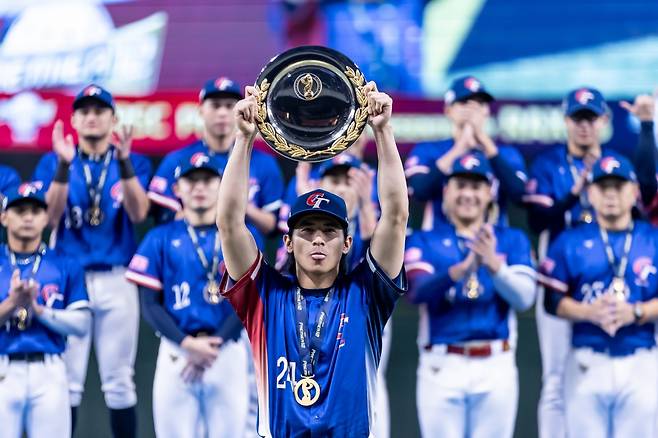 프리미어 12 MVP를 수상했던 천제셴. /사진=대만 야구 국가대표팀 공식 SNS