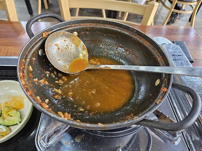 1742717817328-8.jpg 단골 식육식당 김치찌개에 혼술