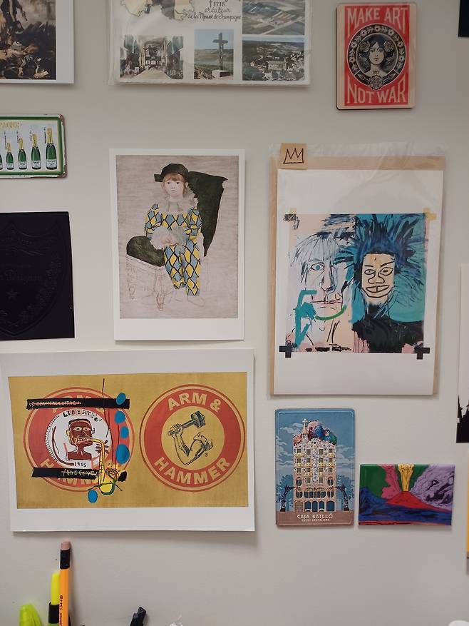 서현민 셰프의 집무실에 붙인 바스키아의 그림들. 본인 제공