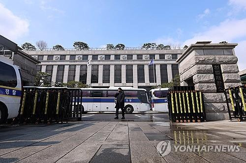 윤석열 대통령 탄핵심판 선고를 앞둔 헌법재판소 전경 [연합뉴스 자료사진]
