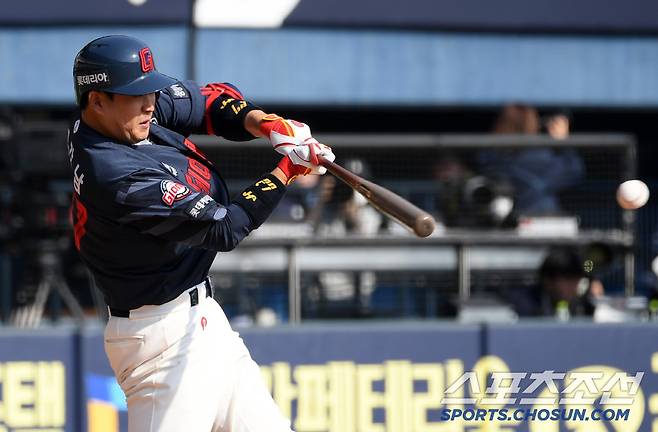 시즌 첫 안타를 기록한 것에 만족.