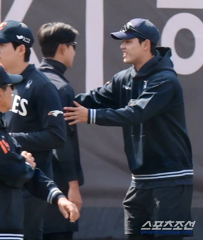 문동주는 우상 류현진의 봉투를 받은 심우준이 얼마나 부러웠을까?