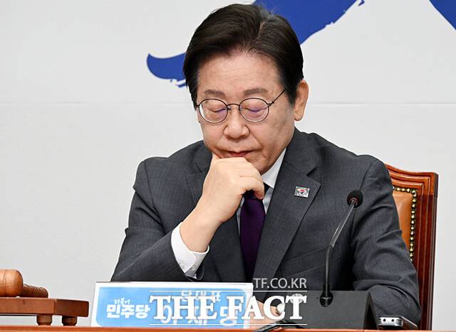 생각에 잠긴 이재명 대표./배정한 기자