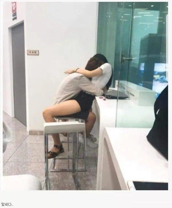 Gwoa1706575848_405993349.jpg KTX역 모유수유실 도촬 레전드