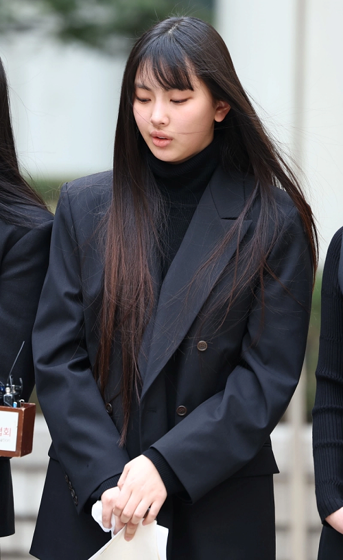 image.png 뉴진스 혜인(16세) : 인간으로서 앞날이 막막하고 캄캄하게 느껴집니다...