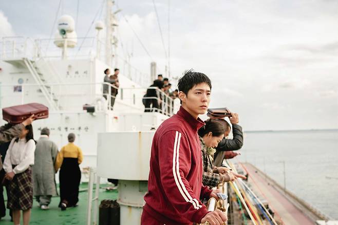 Park Bo-gum as Gwan-sik in "When Life Gives You Tangerines" (Netflix)