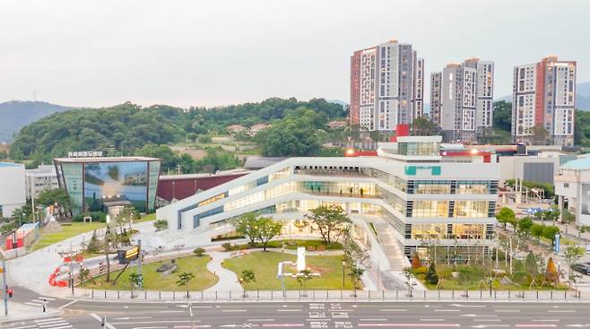 양평도서관 전경. /사진제공=양평군