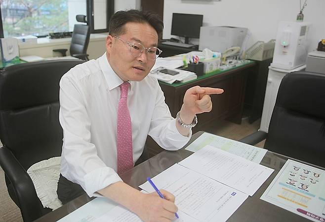 구동오 부평구의원이 24일 '공공자금 운용 및 관리 조례안'을 발의하게 된 배경에 대해 설명하고 있다. Ⓒ구자익 기자