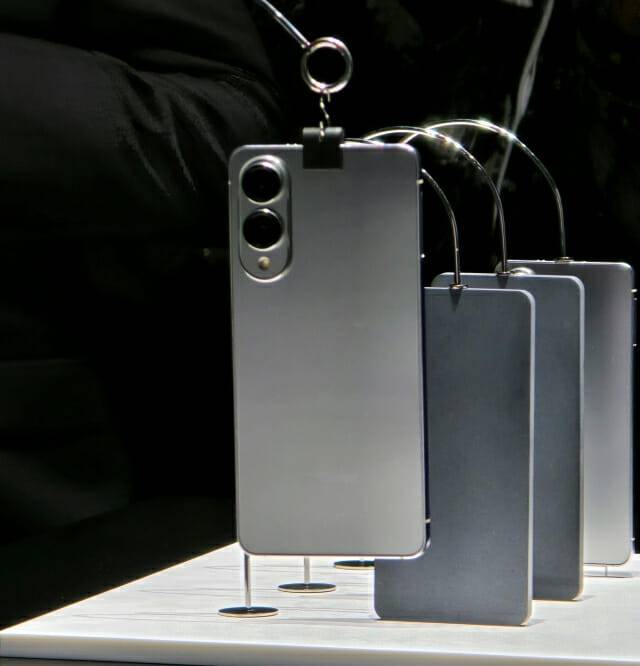 삼성전자가 공개한 ‘갤럭시S25 엣지’ 실물 (사진=지디넷코리아)