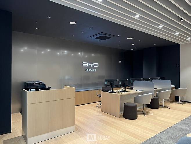 BYD Auto 수원 서비스센터 리셉션 및 상담 공간