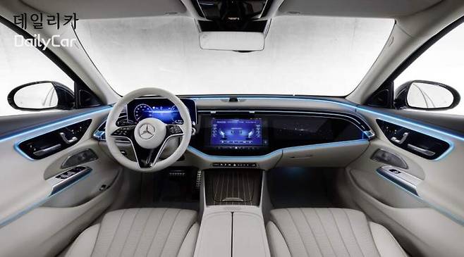 벤츠 E-클래스 익스클루시브 (슈퍼스크린)