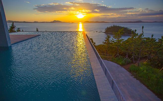 한국관광공사가 심혈을 기울여 지은 해남126호텔 인피니티풀