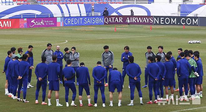 [수원=뉴시스] 김근수 기자 = 대한민국 축구 국가대표팀 선수들이 24일 경기 수원월드컵경기장에서 북중미 월드컵 아시아 3차예선 요르단전을 앞두고 공식 훈련을 하고 있다. 2025.03.24. ks@newsis.com